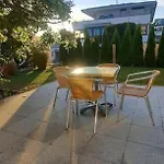 Sonnige Und Ruhige In - Stadtrand