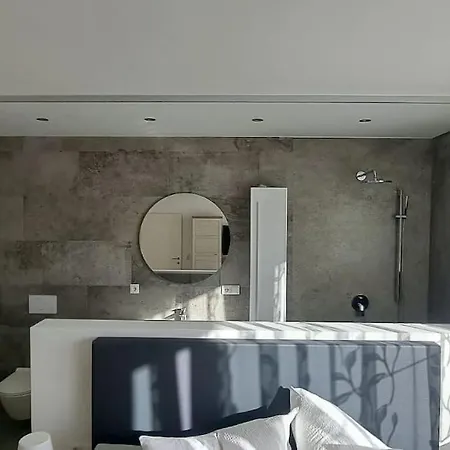 Apartment Sonnige Und Ruhige In - Stadtrand