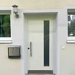 Sonnige Und Ruhige In - Stadtrand *