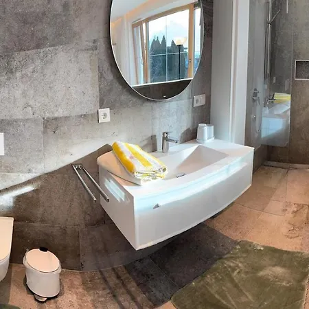 Sonnige Und Ruhige In - Stadtrand Appartement