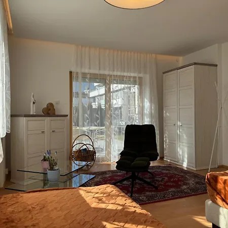Sonnige Und Ruhige In - Stadtrand Apartamento *