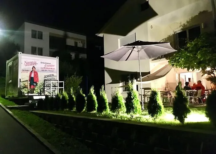 Sonnige Und Ruhige In - Stadtrand *